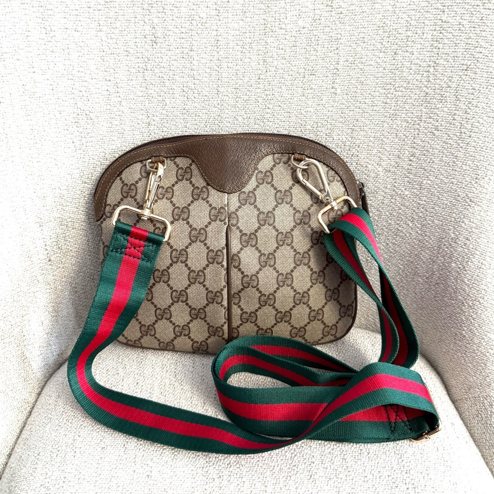Authentic Gucci brown monogram coated canvas crossbody bag - Picture 8 of 16